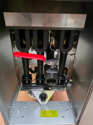 Used Dukers Used Dukers DCF3-LPG LP Gas Floor Fryer 40lbs 90,000 BTU on Casters Cookers / Coolers / Fryers Illinois US | Falcon Restaurant Supply #1373583