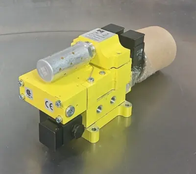 Ross DM2CNB20A21 Pneumatic Double Valve Loc6D21