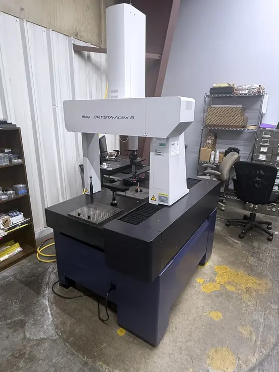 Used 2018 MITUTOYO CRYSTA-APEX 5.7.4 Coordinate Measuring Machines Illinois US | Machinery Marketing International #1341639
