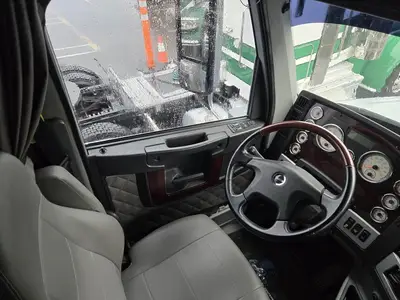 USED 2023 FREIGHTLINER CORONADO 122 SD
