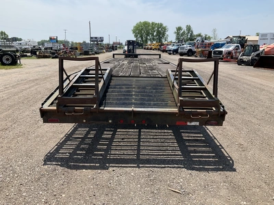 2005 Leland 30’ Tag Trailer