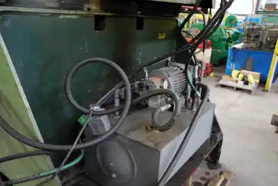 15,000 Lb. (est.) x 42″ MCKAY Driven Hydraulic Single Uncoiler