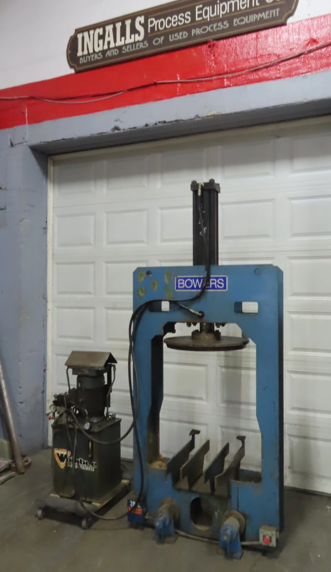 23.5" Bowers Hydraulic Tank Discharge Press, 40 gallon