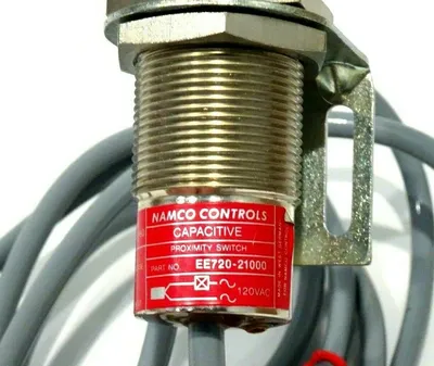 NEW NAMCO CONTROLS EE720-21000 PROXIMITY SWITCH EE72021000