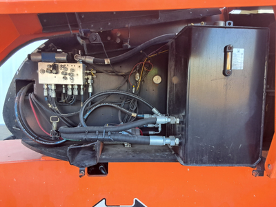 USED 2014 JLG 800S