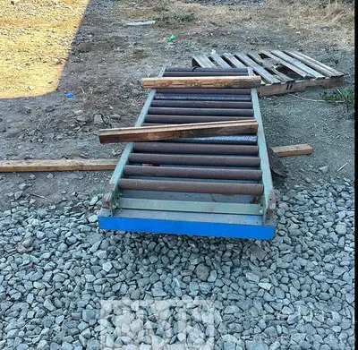 Unknown 2000 lb Scissor Lift Table