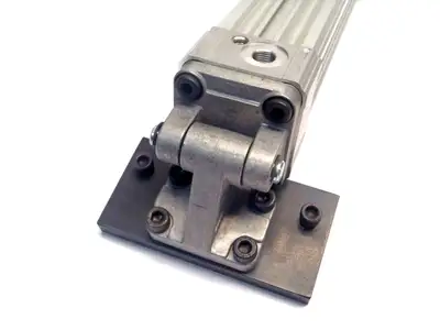 Used PHD CVAS6V 50 x 200-DB1 Pneumatic Cylinders Michigan US | Maverick Industrial Sales #1482986