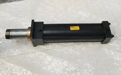 PARKER SERIES 3L 02.50 J3LLUS23 9.000 HYDRAULIC CYLINDER