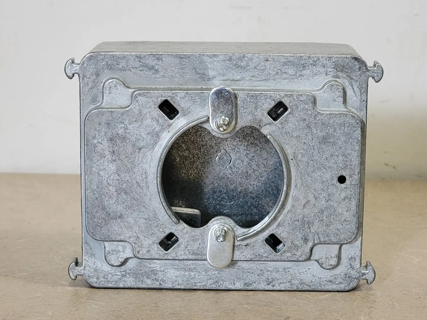 Used WIREMOLD 4220 Cable & Wire British Columbia CA | Lenmark #1439995
