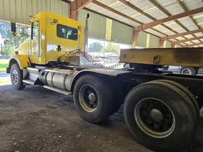 USED 2014 KENWORTH T800