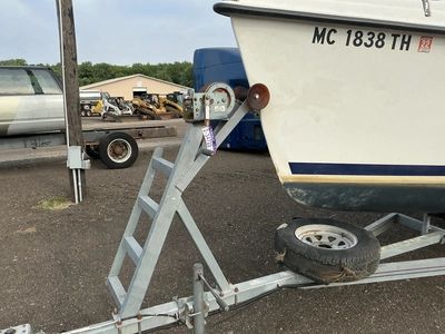 USED 1998 HUNTER TBD
