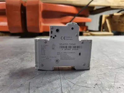 NEW SIEMENS 5SJ4102-7HG40