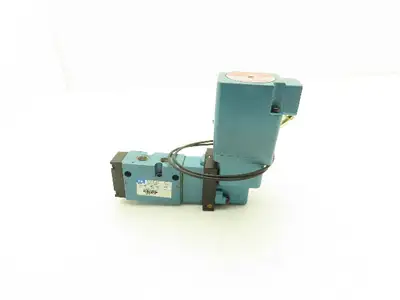 MAC 811C-2E-110EA-152 Pneumatic Air Solenoid Valve 120V 150 PSI 1/4" NPT 5 Way