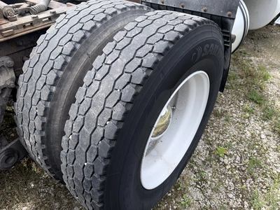 Used 2002 KENWORTH T800 TRUCK TRACTOR Conventional trucks Michigan US | Miedema Asset Management Group #1709451