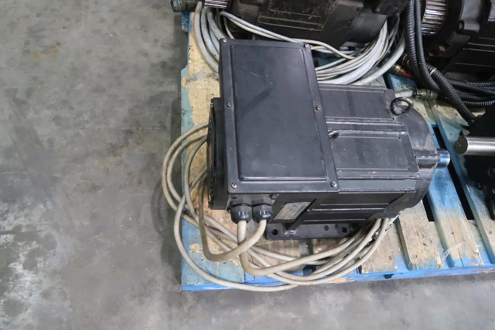 5.5/.3.7 kW, 200 volts, 500/6000 rpm Spindle Motor UAASKB-06CA3