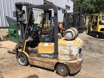 USED 2002 CAT GC30K
