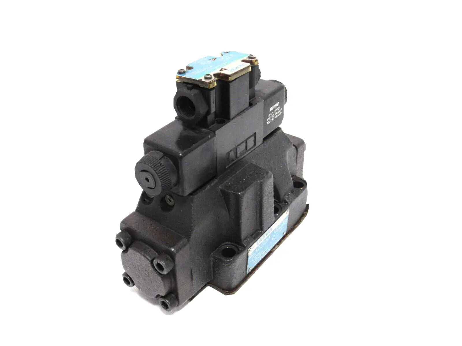 NEW VICKERS 02-128032 SOLENOID VALVE DG5S-8-2N-T-M-FTWL-B5-30 DG4V3S6NMFTWLB530