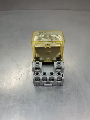 USED IDEC RH4B-UL 120VAC Relay w/SH4B-05C Base Socket.