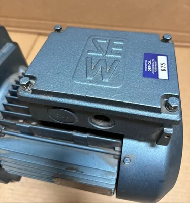 USED SEW-EURODRIVE R60D26DT100LS4