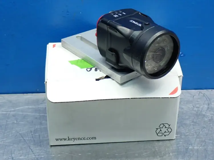 Used KEYENCE IV500CA Sensors Ohio US | HGR 24 #802319