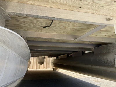 USED 2004 BENNINGTON 2280 RL