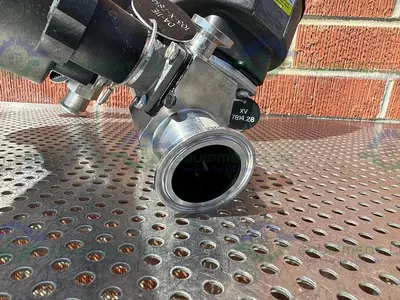 USED 4 ITT PURE-FLO STAINLESS STEEL DIAPHRAGM VALVES W/ 1.5" TO 1/2" SANITARY FITTING