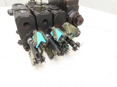 Husco 5000CC-C23 G Hydraulic 3-Spool Forklift Mast Control Valve Off EC25KE