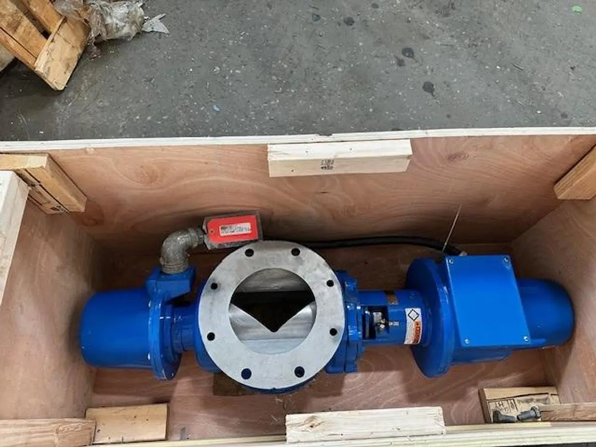 USED DEZURIK 9130981R