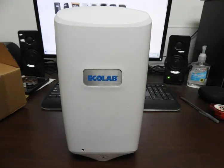 Used Golden Corral Used Ecolab 9202-1192 Nexa™ Classic Hand Soap Dispenser Hand Washing and Sanitizing Illinois US | Falcon Restaurant Supply #1376481