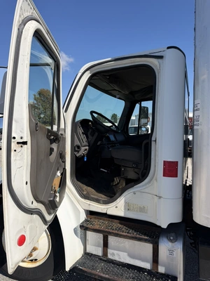 Used 2007 FREIGHTLINER BUSINESS CLASS M2 26' BOX TRUCK Box trucks Ohio US | Miedema Asset Management Group #1709387