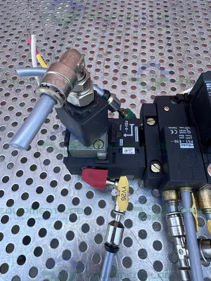 USED LOT OF 21 - PARKER PS1-E23 PNEUMATIC SOLENOID VALVE 24V/50 HZ