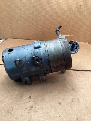 Gast Dry Rotary Vacuum Pump 1/4 Hp AC Motor; 208/220 V; 3 Phase; 1725 RPM