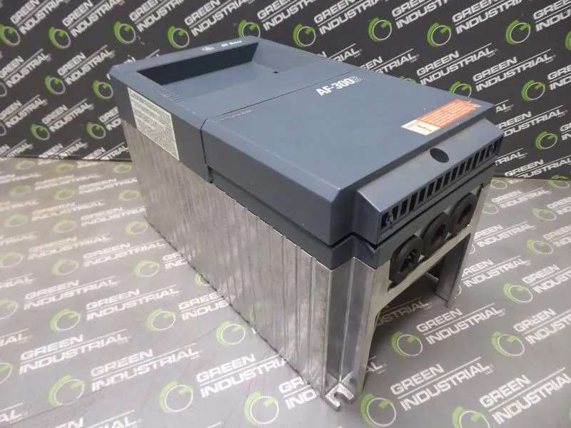 GE 6VAF343001B-A2 Variable Frequency Drive 1 HP 460V AF-300 Cracked Used