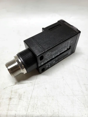 Used ALLEN-BRADLEY / ROCKWELL AUTOMATION 42GRR-9002-QD Photoelectric Sensors Michigan US | ND Industrial Surplus #1505946