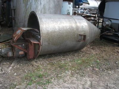 0.9 Cu.M. S/S Powder Feed Hopper