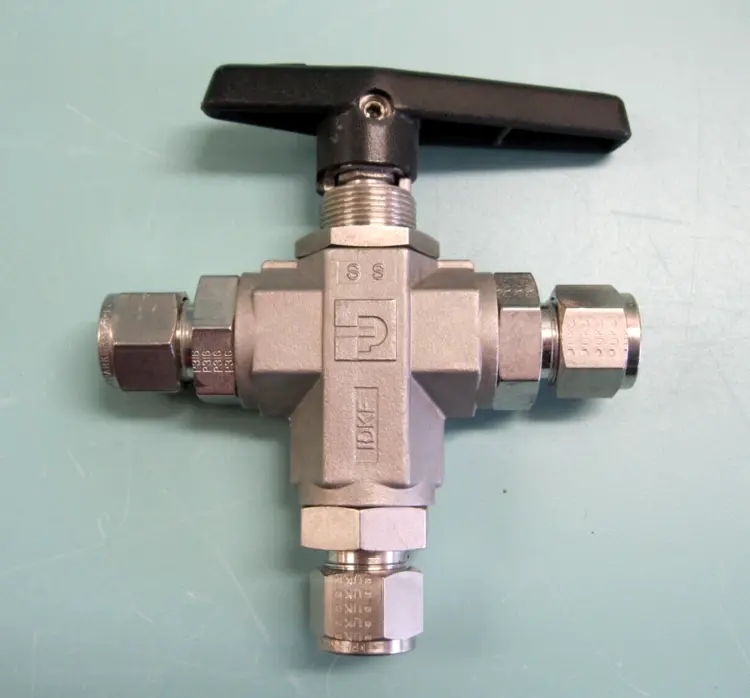 Used Parker 8Z(A)-B8XJ-SSP Valves/Fittings New Hampshire US | Bitter End Trading #1126626