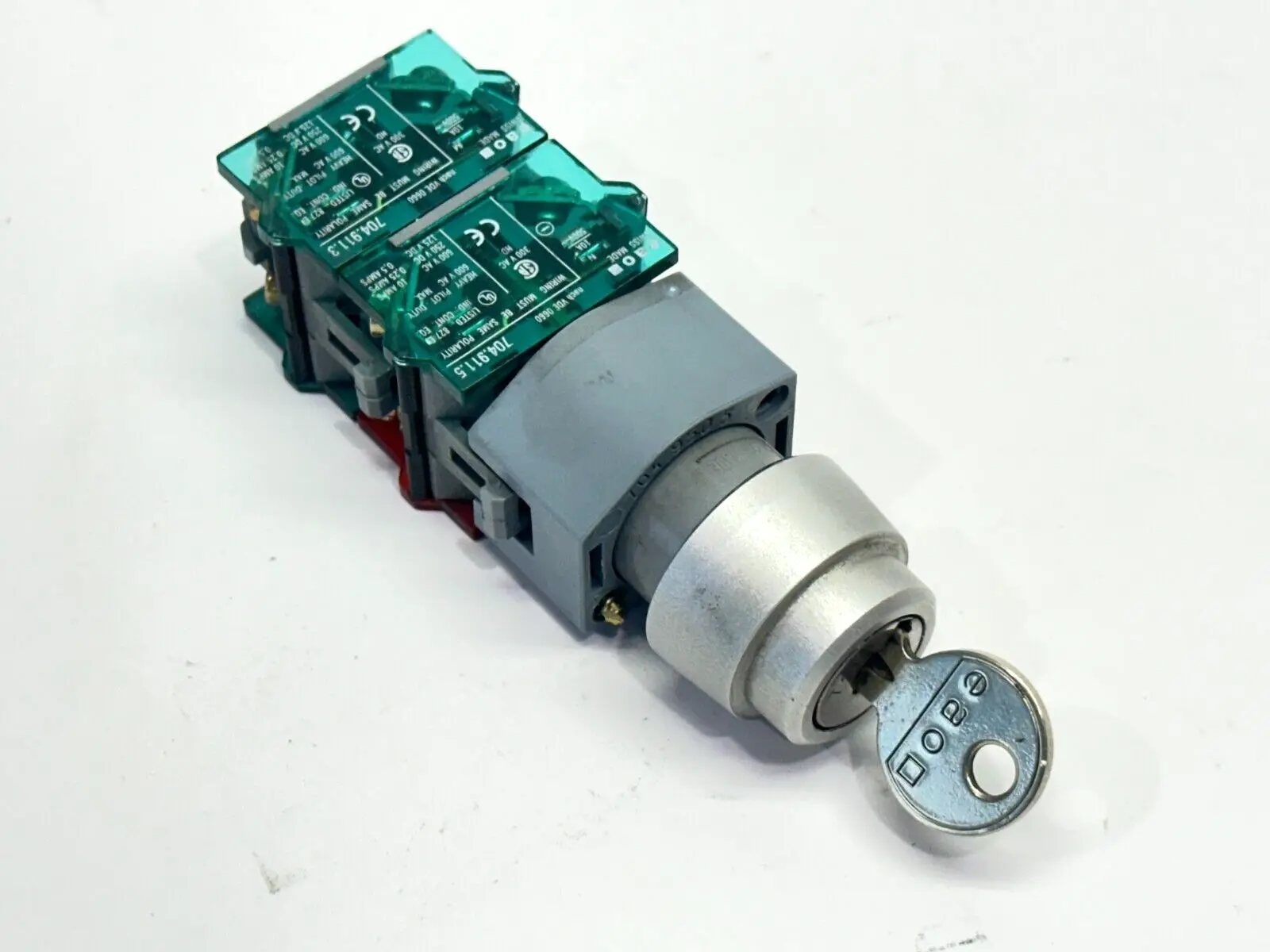 Used EAO 704.911.5,704.121.0 Switch Parts Michigan US | Maverick Industrial Sales #1396033