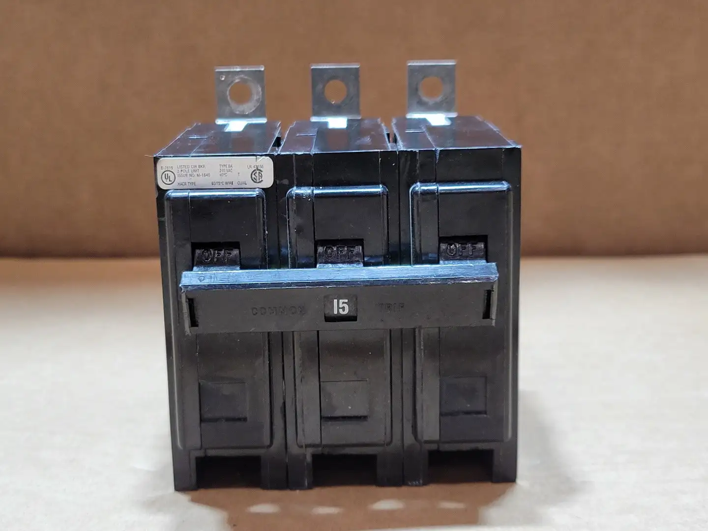 USED EATON CUTLER-HAMMER BAB3015H