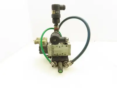 Numatics L22BA452B017G61 Solenoid Directional Control Valve 2 Position Lot of 2