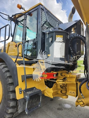 USED 2023 BELL B30E