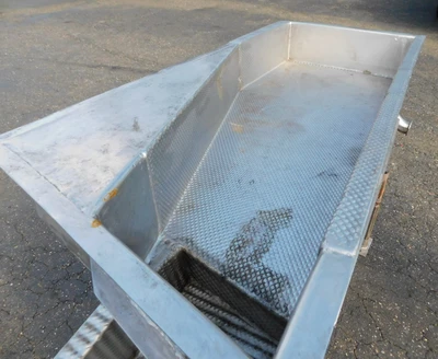 USED AJAX LO VEYOR VIBRATORY PAN