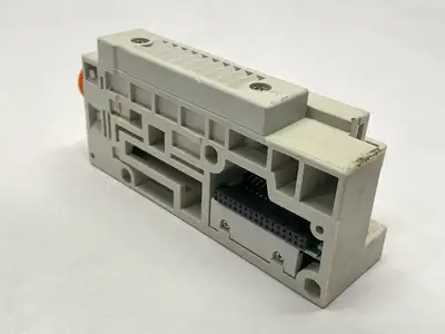 SV2000-51D1-13AS-N11 | SMC  Pneumatic Manifold Endplate - New Other