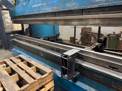 Yawei 400 ton CNC Press Brake with Crowning