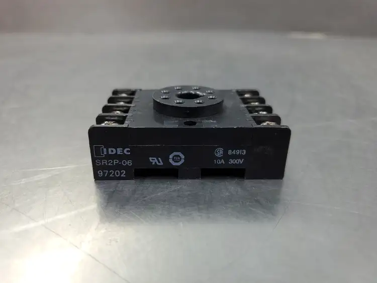 Used IDEC SR2P-06 Relay Base, 10A, 300V Relays & Switches | Palmetto Automation #1155843