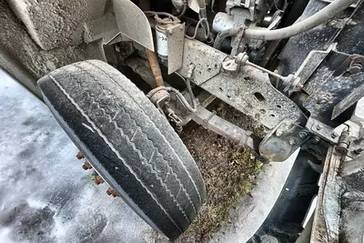 Used 2000 INTERNATIONAL 4900 DT466E Fuel & Lube Trucks Pennsylvania US | Proxy Equipment #1385352