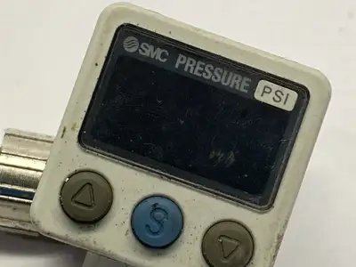 USED SMC DIGITAL PRESSURE SWITCH 12-24VDC