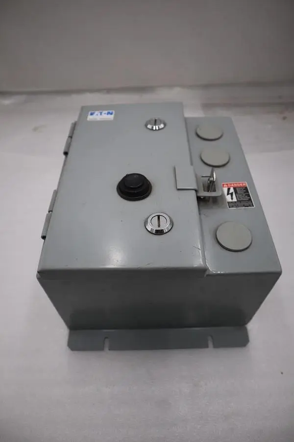 NEW EATON CUTLER-HAMMER ECN0508AAA ENCLOSED MOTOR STARTER STOCK H159