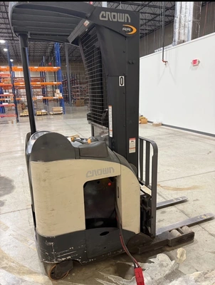 2016 CROWN RR5725-45 Reach Truck | Pressroom Solutions LLC (2)