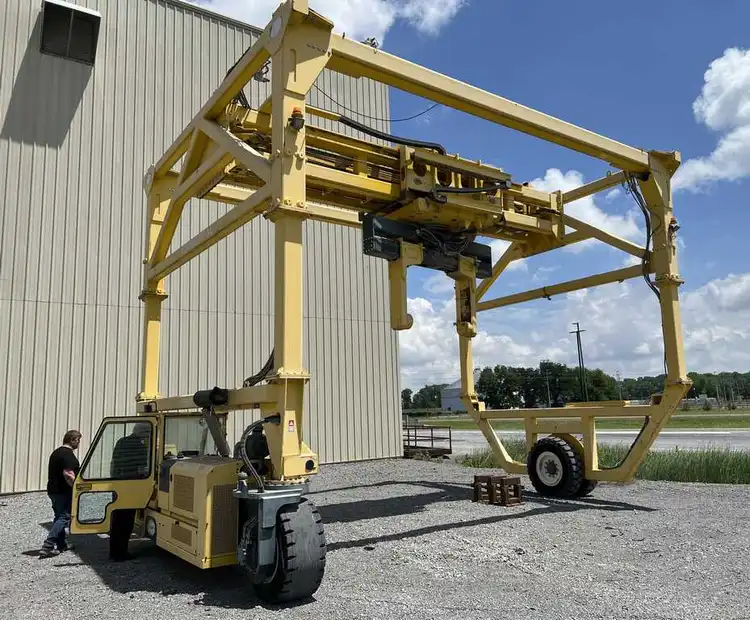 Used 2016 COMBILIFT LTD. SC3 Crane Accessories Ohio US | D & H Machinery, Inc. #222964