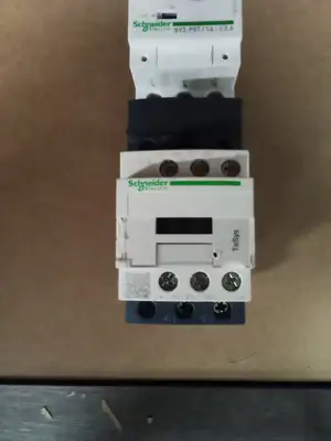 Used Schneider Electric Schneider Electric LC1D09 PLC Contactors US | Infinity wholesale & Supply LLC #1305756